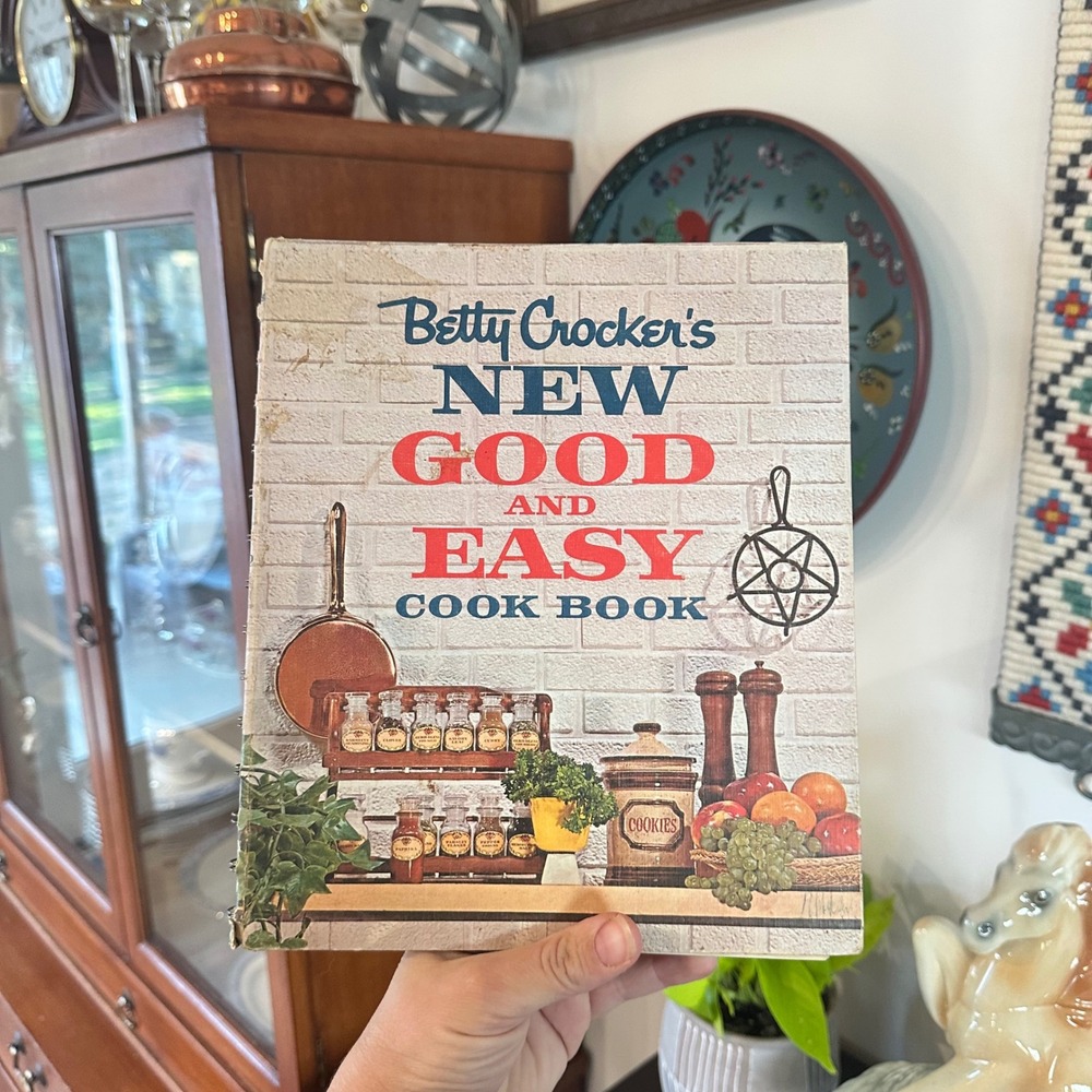 Vintage 1962 Betty Crocker's New Good and Easy Cook Book First Edition Spiral